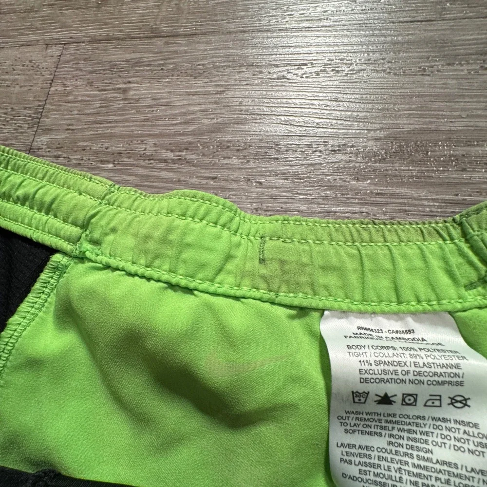 Nike Shorts Mens M Green Black Performance Dri-FIT Run Stride 2-in-1 DX0841-313